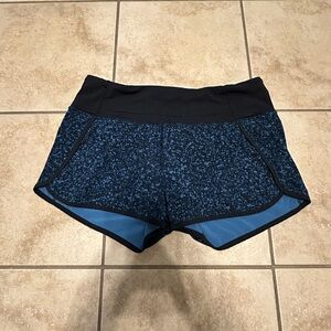 Lululemon Run Times Shorts, Daisy Dust Illuminight Black 4” size 6